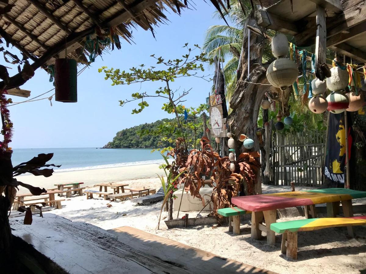 Rasta Baby Bar & Bungalows - Suitable For Young Travelers Koh Phayam Eksteriør billede